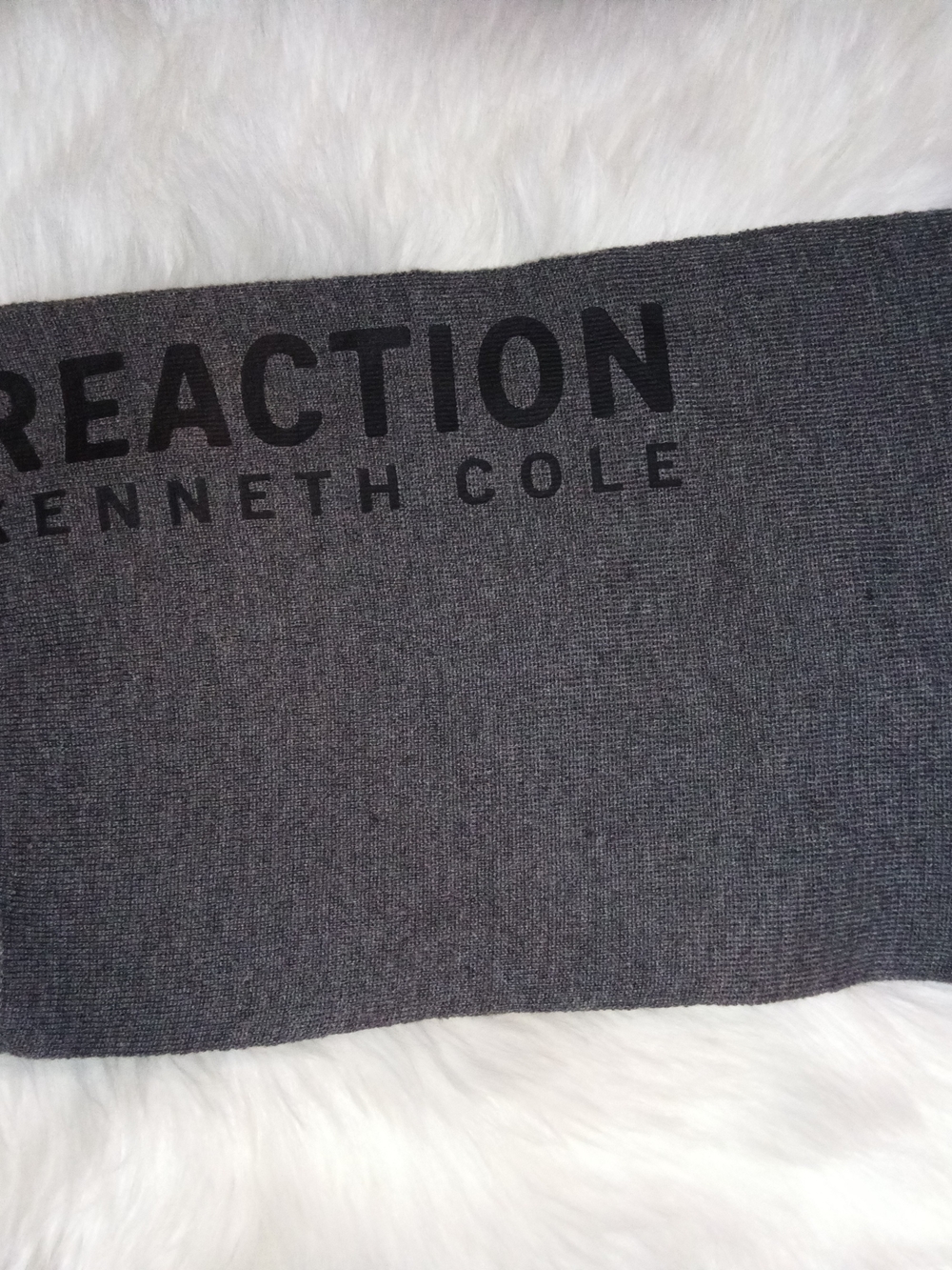 Kenneth Cole Reaction Gray Knit Scarf With Black Trim - Picture 5 of 5